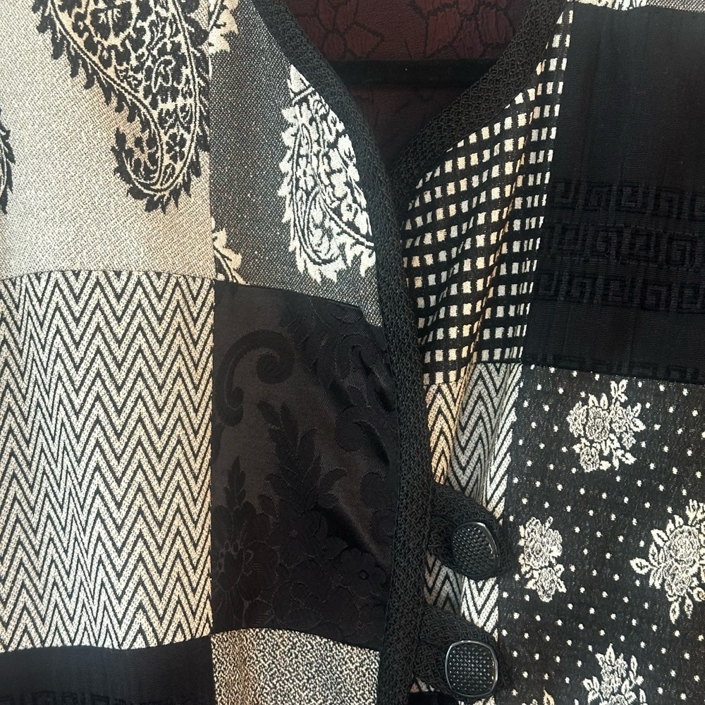 Vintage Reversible Patchwork 2button Black/White … - image 3